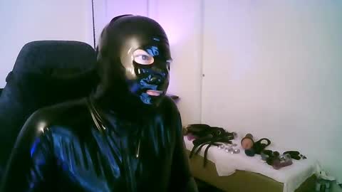 latexminheadroom online show from October 27, 1:09 am