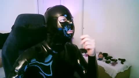 latexminheadroom online show from April 19, 1:05 am