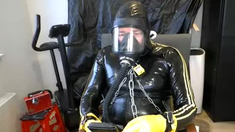 latexslaafboy online show from February 2, 8:57 am