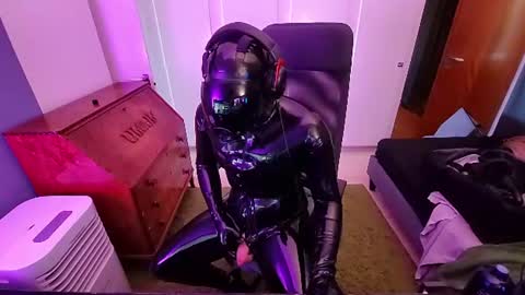 Snapshot of latexviking003 chatting on July 13, 4:32 pm latexviking003 online show from July 13, 4:32 pm