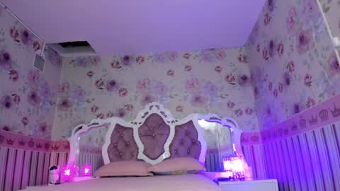 Snapshot of latin_ashley_ chatting on December 12, 3:10 am Valeria online show from December 12, 3:10 am