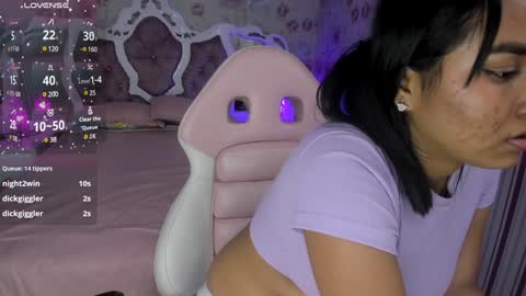 Snapshot of latin_ashley_ chatting on December 17, 9:28 am Valeria online show from December 17, 9:28 am
