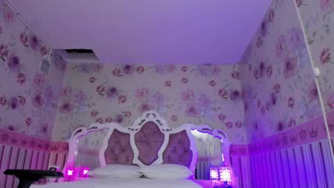 Snapshot of latin_ashley_ chatting on February 13, 5:48 am Valeria online show from February 13, 5:48 am