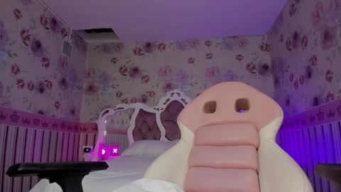 Snapshot of latin_ashley_ chatting on February 16, 5:48 am Valeria online show from February 16, 5:48 am
