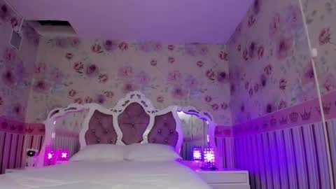 Snapshot of latin_ashley_ chatting on February 16, 8:54 am Valeria online show from February 16, 8:54 am