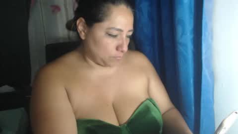 Snapshot of latin_big_boobs chatting on October 6, 4:32 am latin_big_boobs online show from October 6, 4:32 am