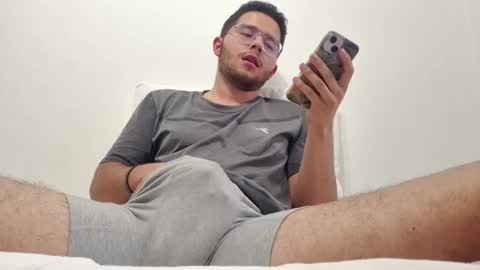 Latin edge online show from March 10, 8:23 pm