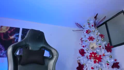 Snapshot of latin_goddessx chatting on December 24, 9:33 pm instagramlatin goddessx im nikoll online show from December 24, 9:33 pm