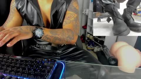 Snapshot of latin_lover2005 chatting on October 5, 4:38 pm latin_lover2005 online show from October 5, 4:38 pm