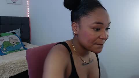 Snapshot of latin_rihanna_j chatting on April 12, 3:00 am karen online show from April 12, 3:00 am