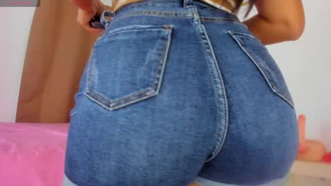 Snapshot of latinabeautifull chatting on April 18, 12:47 am FABIANA online show from April 18, 12:47 am