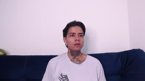 Snapshot of latinaleksa chatting on December 3, 3:44 pm Alex online show from December 3, 3:44 pm