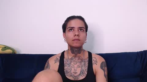 Snapshot of latinaleksa chatting on December 3, 8:39 pm Alex online show from December 3, 8:39 pm