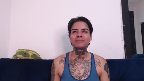 Snapshot of latinaleksa chatting on December 25, 7:24 pm Alex online show from December 25, 7:24 pm