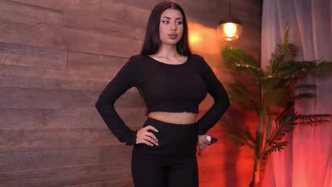 Snapshot of latinaloco chatting on October 30, 5:57 pm Latina online show from October 30, 5:57 pm