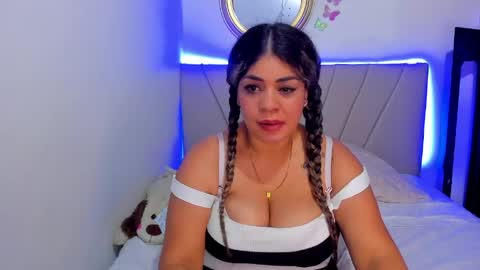 Snapshot of latinamav22 chatting on April 30, 10:14 pm latinamav22 online show from April 30, 10:14 pm