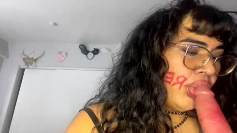 Snapshot of latinatgirldoll chatting on January 17, 3:53 pm latinatgirldoll online show from January 17, 3:53 pm