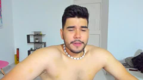 Snapshot of latinbeardcali chatting on March 28, 3:17 am latinbeardcali online show from March 28, 3:17 am