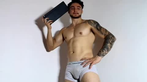 LatinBoyVIP  Colombian online show from June 3, 3:31 am