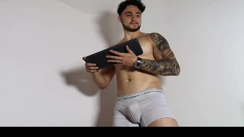 LatinBoyVIP  Colombian online show from June 5, 3:13 am
