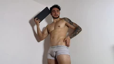 LatinBoyVIP  Colombian online show from June 6, 2:38 am