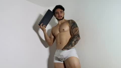 Snapshot of latinboyvip_ chatting on June 9, 3:12 pm LatinBoyVIP Colombian online show from June 9, 3:12 pm