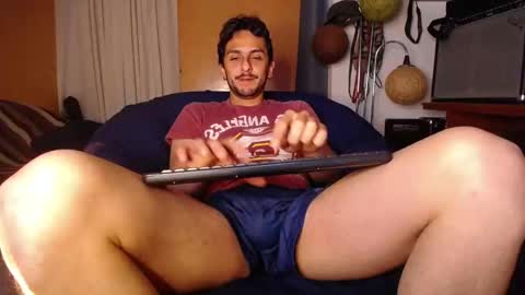 Snapshot of latincurious0 chatting on October 21, 4:13 am Juanito online show from October 21, 4:13 am