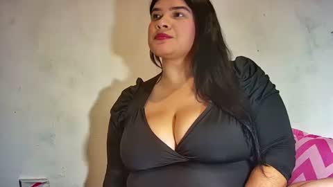 Snapshot of latincurvy1992 chatting on February 27, 4:09 am latincurvy1992 online show from February 27, 4:09 am