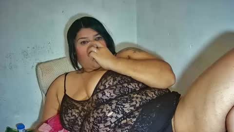 Snapshot of latincurvy1992 chatting on September 21, 4:58 am latincurvy1992 online show from September 21, 4:58 am