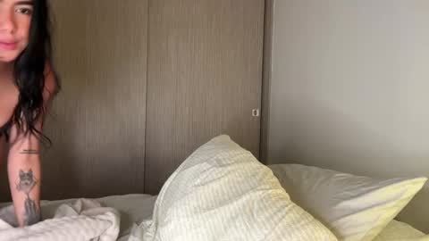 Hi -  online show from September 21, 11:17 pm