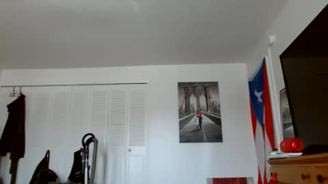 Snapshot of latinfyre chatting on February 22, 5:35 pm Chris online show from February 22, 5:35 pm