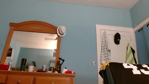 Snapshot of latinfyre chatting on September 21, 5:09 am Chris online show from September 21, 5:09 am