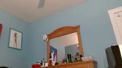 Snapshot of latinfyre chatting on October 11, 5:22 pm Chris online show from October 11, 5:22 pm