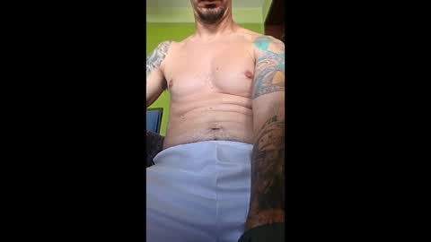 Snapshot of latinheat95 chatting on December 21, 5:09 pm latinheat95 online show from December 21, 5:09 pm