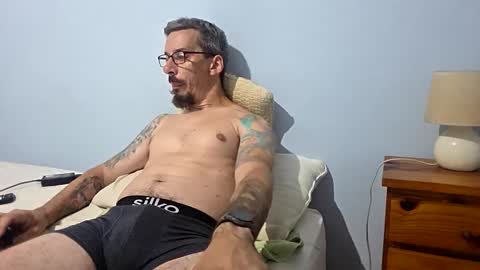 Snapshot of latinheat95 chatting on February 10, 10:03 pm latinheat95 online show from February 10, 10:03 pm