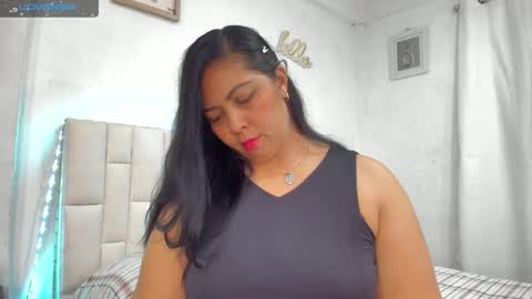 Snapshot of latinlove_sexygirls chatting on October 27, 2:04 am Vanessa online show from October 27, 2:04 am