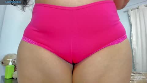 Snapshot of latinlove_sexygirls chatting on March 10, 1:54 am Vanessa online show from March 10, 1:54 am