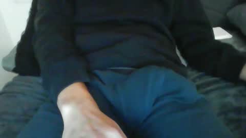 Snapshot of latinman7945 chatting on December 17, 6:19 am latinman7945 online show from December 17, 6:19 am