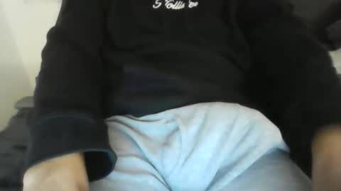 Snapshot of latinman7945 chatting on February 9, 8:07 am latinman7945 online show from February 9, 8:07 am