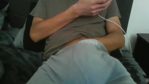 Snapshot of latinman7945 chatting on April 20, 6:38 am latinman7945 online show from April 20, 6:38 am