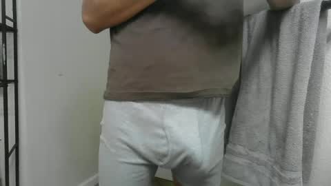 Snapshot of latinman7945 chatting on June 19, 8:40 am latinman7945 online show from June 19, 8:40 am