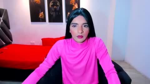 latinmia23hot online show from March 12, 7:02 am
