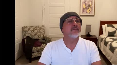 Snapshot of latinnous chatting on January 12, 5:12 am QS - INDEPENDENT MODEL online show from January 12, 5:12 am