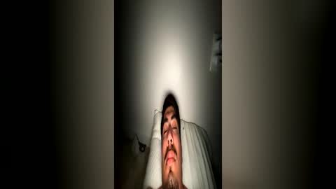 latino_muscular online show from June 17, 6:49 am