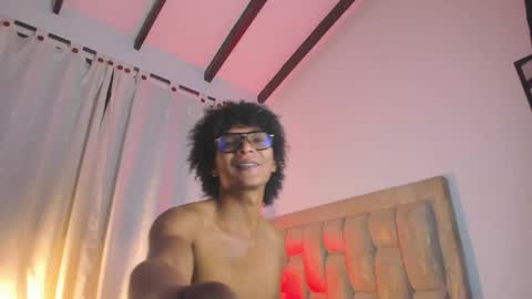 latinodark online show from February 8, 3:43 am