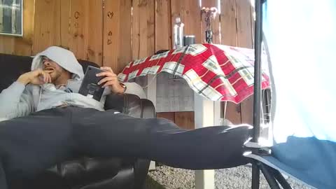 latinofum online show from February 6, 9:18 pm