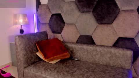 LEANDRO online show from February 25, 3:49 am