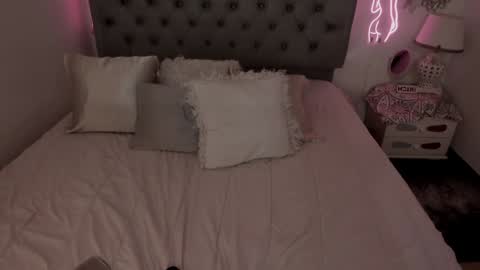 Laura online show from January 19, 4:33 am