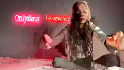 lauegauths3 online show from January 6, 8:07 pm