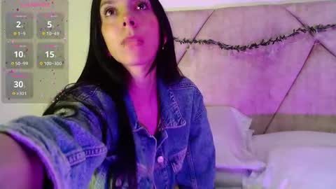 Snapshot of laugreen chatting on September 11, 2:11 am Laura online show from September 11, 2:11 am